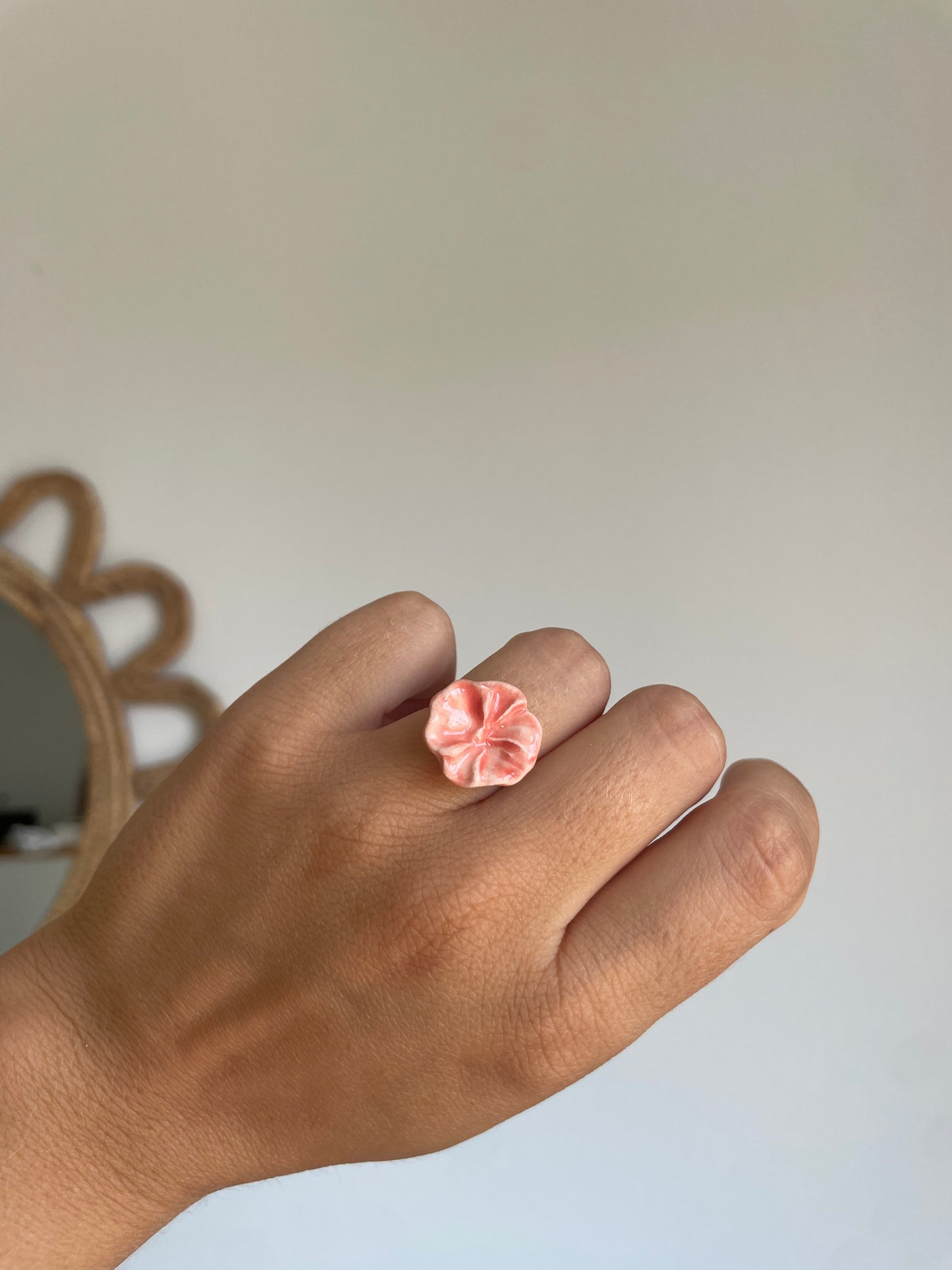 Anillo flor redonda bajo