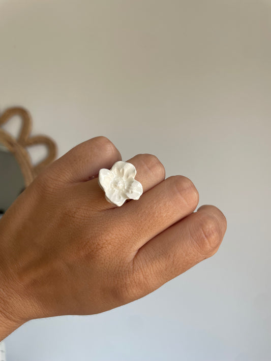 Anillo flor 4 pétalos